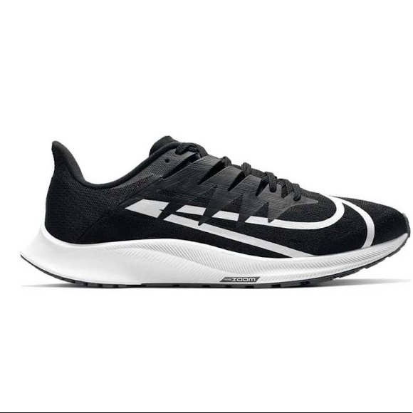 zoom rival fly sneakers